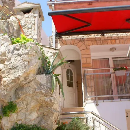 Apartments Iva Und Franka Omis Exterior photo